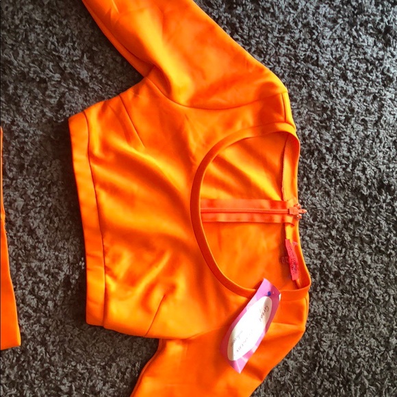 2 piece skirt set - Picture 2 of 6